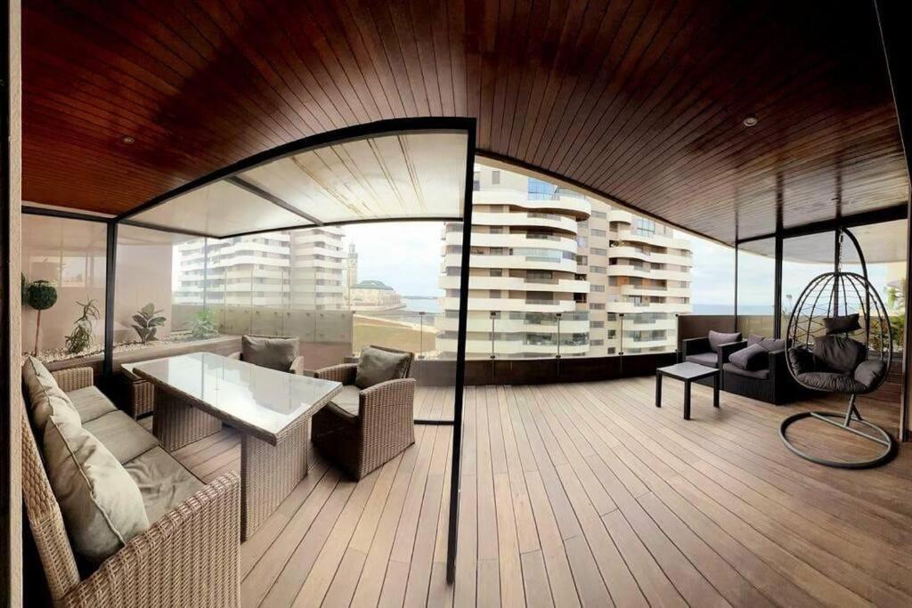 Apartment Stunning In Marina
